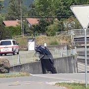 Das Auto erlitt Totalschaden. (Bild: PD)