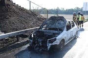 Das Auto brannte völlig aus.