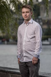 Fabian Klein, 13. Januar 2001, Elektroplaner in Ausbildung, Kriens. (Bild: Pius Amrein)
