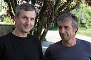 Die Stanser Architekten Klaus Töngi (links) und Hanspeter Odermatt organisieren «Architektur im Gespräch». (Bild: Sepp Odermatt (Stans, 29. August 2018))