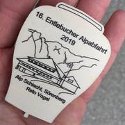 Heuer ziert die Alp Schlacht von Sörenberg das Festabzeichen. (Bild: David von Moos)