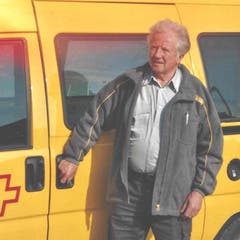 Otto Wallimann war auch 44 Jahre Postbeamter, davon 37 Jahre Briefträger in Alpnach. Als er begann, kannte die Schweiz noch keine Postleitzahlen. Hier ein Bild aus dem Jahr 2003 kurz vor der Pensionierung. (Bild Robert Hess, 17. August 2019)