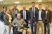Der Weinfelder Gemeinderat mit Ursi Senn-Bieri, Veronica Bieler-Hotz, Thomas Bornhauser, Walter Strupler, Präsident Max Vögeli, Gemeindeschreiber Reto Marty, Valentin Hasler und Hans Eschenmoser. (Bild: Mario Testa (September 2017))