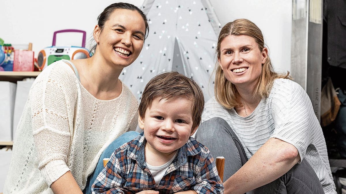 Reportage: Lesbisches Paar erfüllt sich Kinderwunsch in ...