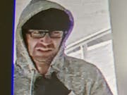 Die Polizei hat Kameraaufnahmen des Täters freigegeben. (Bild: Luzerner Polizei)