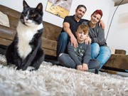 Marco Schaller mit seiner Frau Jacqueline und Sohn Tim. (Bild: Pius Amrein (28. Oktober 2019)