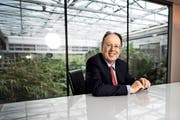 André Kudelski in seinem Büro in Cheseaux bei Lausanne. Bild: Patrick Martin/24 Heures (26. März 2018)