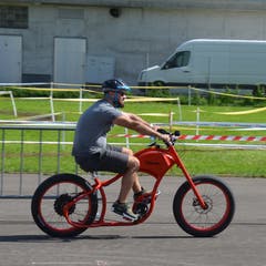 Ein E-Motorrad wird getestet.