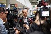 Mathias Gantenbein, CEO der Flughafen Bern AG, stellte sich gestern den Fragen zum Grounding von Skywork. (Bild: Anthony Anex/Keystone (Belp))