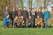 Die Grünen im Grünen: 16 der insgesamt 20 Kandidatinnen und Kandidaten. (Bild: PD)