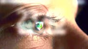 Vor dem inneren und auf dem äusseren Auge. (Bild: Screenshot)