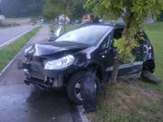 Der Sachschaden am Auto ist beträchtlich. (Bild: Kantonspolizei Uri, 29. Juli 2018)