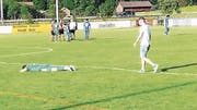 Am Boden zerstört: Die erste Mannschaft des FC Buchs muss ein Jahr nach dem Abstieg aus der 2. Liga interregional nun auch den Abstieg aus der 2. Liga regional hinnehmen. (Bild: Daniel Schmidt)