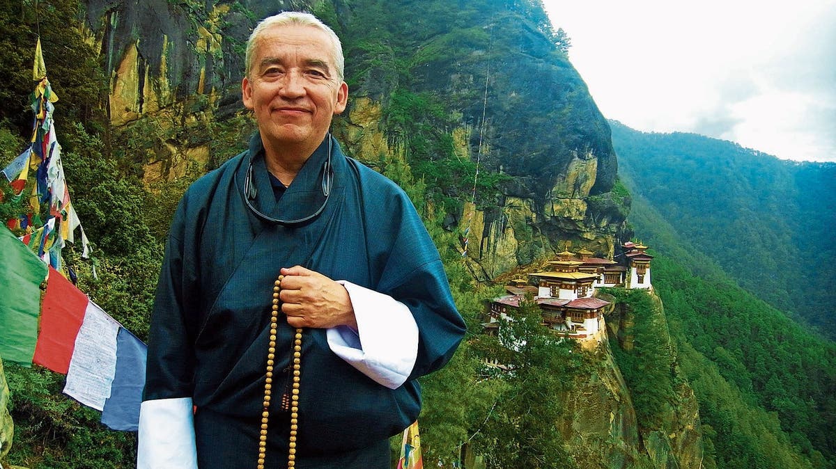 Ha Vinh Tho Ist Der Glucksminister Von Bhutan Am Mittwoch Kommt Er An Die Hsg