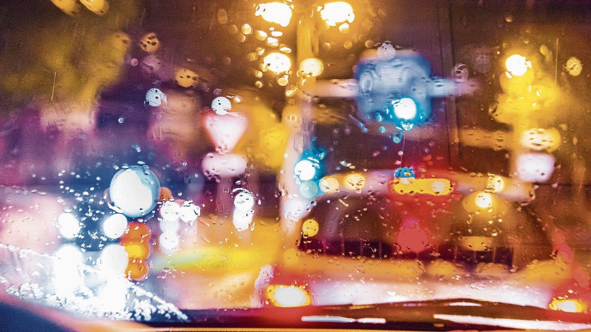 VERKEHR: Studie zeigt: Je dunkler die Strassen, desto schneller die