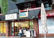 Ladenfläche von OVS soll neu vermietet werden (Bild: Martin Knoepfel)