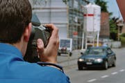 Am Sonntagmorgen hat die Kantonspolizei St.Gallen bei Wittenbach eine Geschwindigkeitskontrolle durchgeführt. (Symboldbild: Kapo SG)