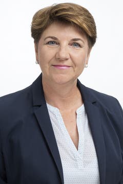 Viola Amherd, CVPAm Mittwoch wurde die CVP-Politikerin in den Bundesrat gewählt. Im Gegensatz zu Karin Keller-Sutter hat sie sich bislang kaum mit der Europapolitik auseinandergesetzt. Entsprechend zurückhaltend gibt sie sich bezüglich Rahmenabkommen. Sie kenne den Inhalt des Abkommens noch nicht und müsse sich zuerst einen Überblick verschaffen, sagte die Walliserin nach ihrer Wahl. Grundsätzlich hält sie das Rahmenabkommen aber für sehr wichtig.