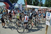 Grosse Zufriedenheit herrscht bei den Teilnehmern der Säntis Classic nach der Zieleinfahrt bei der Güttingersreuti in Weinfelden. (Bild: Mario Testa)