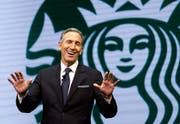 Howard Schultz während einer jährlichen Aktionärsversammlung in Seattle. (Bild: Elaine Thompson/AP; 22. März 2017)