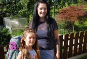 Manuela Gantenbein und Tochter Dana freuen sich auf den ersten Schultag. (Bild: PD)
