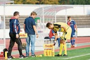 Der Chamer Trainer Jörg Portmann (Mitte) hat im Tor die Qual der Wahl zwischen Marco Peterhans (rechts) und Samuel Blättler. (Bild: Raphael Biermayr (Basel, 21. Oktober 2018))