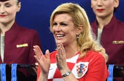 Fussballfan und Ministerpräsidentin: Kolinda Grabar-Kitarović. (Bild: Facundo Arrizabalaga/EPA)