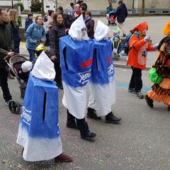 Tempo-Taschentücher auf dem Weg zum Kindermaskenball.
