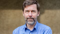 Peter Stamm: Mit Peter Stamm ist auf der Liste der Grünen ein bekannter Schweizer Schriftsteller zu finden. Allerdings ganz am Ende der Liste, sodass seine Wahlchancen nahe bei null sind. (Bild: AZ)