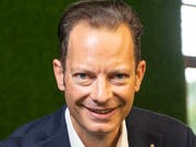 Andreas Tischhauser leitet den Bereich Sportbeläge der Firma Tisca.