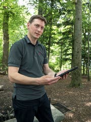 Werner Tischhauser hat sich der Forschung verschrieben. (Bilder: Adriana Ortiz)