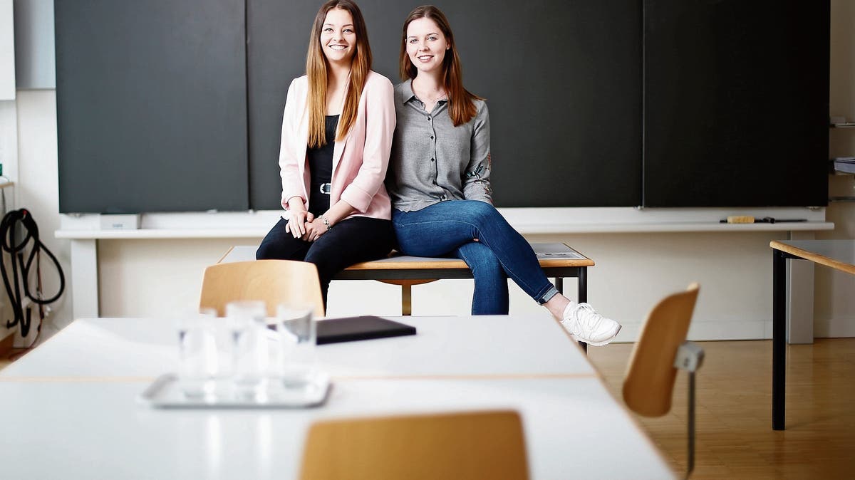 Die Bestrafung Ihrer Studentinnen Die Bestrafung Ihrer Studentinnen