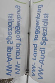 Werbefahnen des VW-Land Toggenburg. (Bild: Sabine Camedda)
