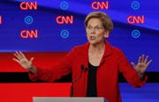 Zeigt sich lösungsorientiert und ist damit erfolgreich: Elizabeth Warren vermag zu überzeugen. (Bild: AP Photo/Paul Sancya, Detroit, 31. Juli 2019)