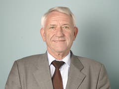 Der Nidwaldner Eduard Engelberger war FDP-Nationalrat von 1995 bis 2011, ist ehemaliger Regierungsrat und war zudem Präsident des Schweizerischen Gewerbeverbandes von 2004 bis 2010. (KEYSTONE/Martin Ruetschi, Bern, 4. Dezember 2003)