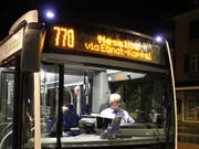 Mehr Leute fahren seit der Routenänderung mit dem Nachtbus zwischen Wil und Wattwil. (Bild: Liska Meier)