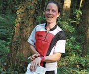 Sarah Weber kann es selber kaum glauben: Trotz Fehlern reichte es auf das Podest. (Bild: pd)