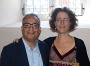 Komponist Houtaf Khoury gratuliert Oboistin Andrea Bischoff zur Welturaufführung seiner Komposition für Oboe und Streichquintett.Bild: Kurt Liembd (Grafenort, 21. Mai 2018)