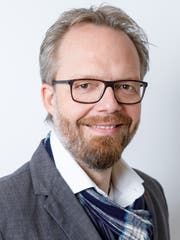 Dr. Lars Pracejus.