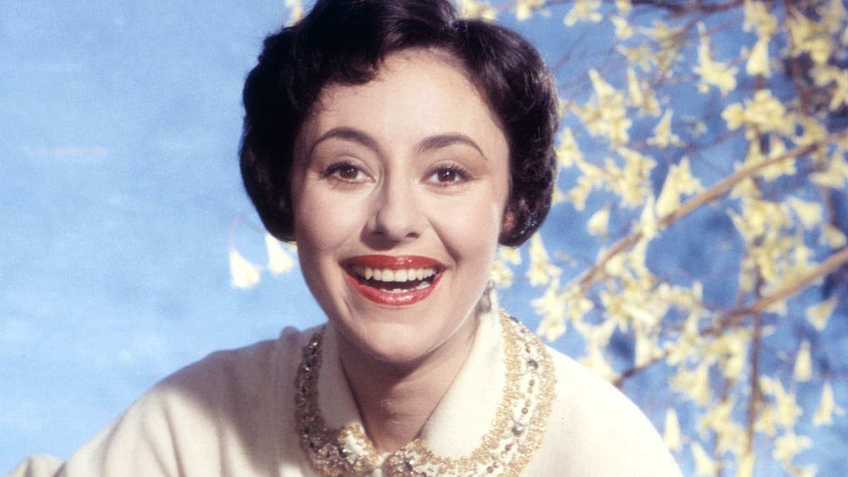 2021workout remix 126 bpm 32 count. Caterina Valente 2021 - Zum 90. Geburtstag: Die ganze Welt lag Caterina Valente zu ...