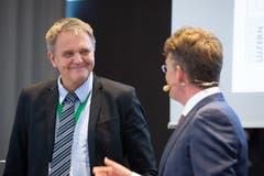 Hanspeter Vogel, Leiter Fachbereich Gesundheit beim Kanton Luzern, im Gespräch mit Moderator Hannes Blatter. (Bild: RVK/Monique Wittwer, 29. Juni 2018)
