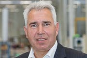 Verlässt den Fensterbauer 4 B: CEO Bernhard Merki. Bild: Philipp Schmidli