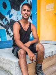 Hamid Abdulahi lernt Zimmermann. (Bild: Andrea Stalder)