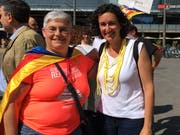 Am «Diada suïssa» (Veranstaltung zum katalanischen Nationalfeiertag vom 11. September) traf Monika Diethelm-Knoepfel in Bern Marta Rovira (rechts), die Generalsekretärin der linksnationalistischen Partei ERC, die in Genf im Exil lebt. (Bilder: Privatarchiv)