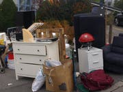 Sperrgutsammlung in der Gemeinde Hergiswil: Wenige bringen es raus, alle zahlen dafür. (Bild: Kurt Liembd (9. November 2018))
