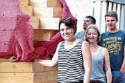 Chantal Hebeisen ist Medienverantwortliche des Arschkartenklubs, der am 31. Juli seine Burnina verbrennen wird. (Bild: Mario Testa)