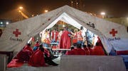Aus dem Mittelmeer gerettete Flüchtlinge werden im Hafen von Malaga erstversorgt. (Carlos Diaz/EPA, 22. Juli 2018)