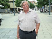 Ruedi Schär in der Oberen Bahnhofstrasse in Wil: Die Ferne hat ihn durch all die Zeit nie gelockt. (Bild: Richard Clavadetscher)