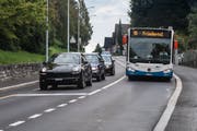 Die Autos haben rot, die Busse freie Fahrt: So funktioniert die neue Busspur auf der Spitalstrasse (Bild: Boris Bürgisser (Luzern, 6. September 2018))