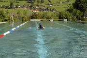 Ein Sprung ins kühle Nass wie hier im Freibad in Unterwasser ist ein beliebtes Mittel, um die Hitze erträglicher zu machen. (Bild: PD)